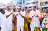 Mangaluru : Rai, Moily join hands to inaugurate concretised Kadri  Temple Road